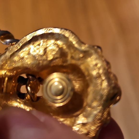 Vintage Gold Lion Head Earrings with Braided Ring and Copper Accents Clip ons - Picture 7 of 10